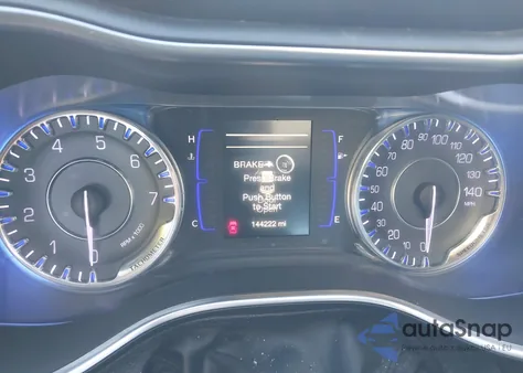 2016 Chrysler 200 Touring z USA, uszkodzony, nr VIN 1C3CCCFB3GN189744